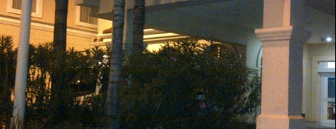 Hilton Garden Inn is one of Locais curtidos por Baruch.
