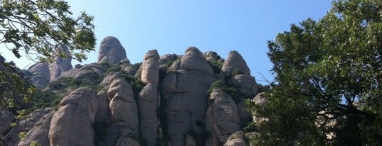 Monasterio de Montserrat is one of A donde vamos en Barcelona.