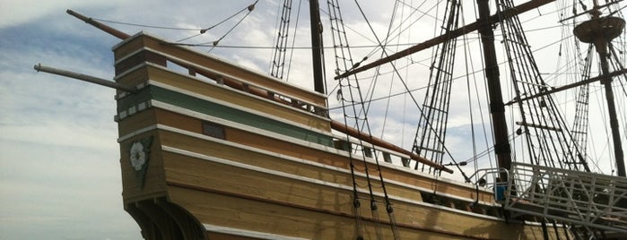 Mayflower II is one of Ships (historical, sailing, original or replica).