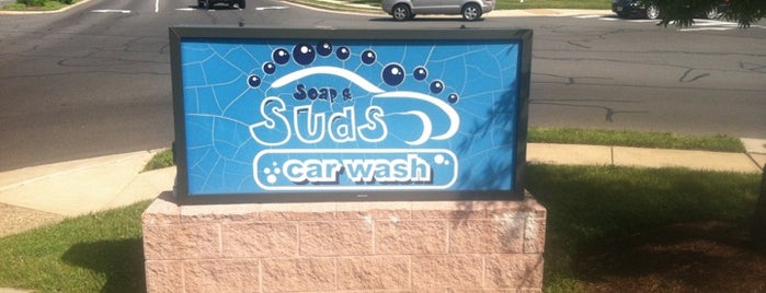Soap and Suds Car Wash is one of สถานที่ที่ Wendi ถูกใจ.