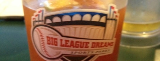 BLD American League Bar is one of Lugares favoritos de Stephanie.