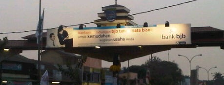 Welcome Gate of Depok is one of 1 Day 2 Go!.