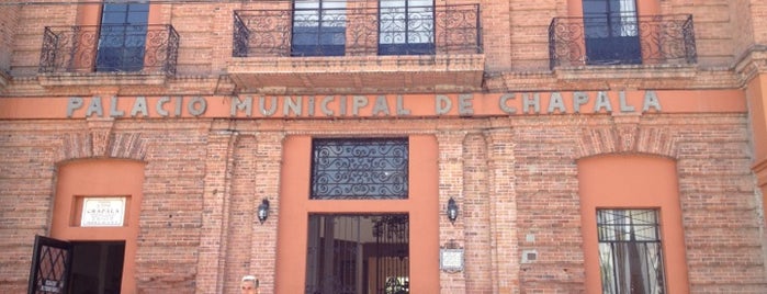 Presidencia Municipal Chapala is one of Tempat yang Disukai Enrique.