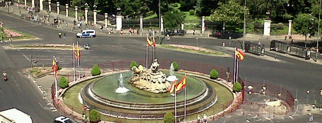 Fuente de La Cibeles is one of Paseando por Madrid.