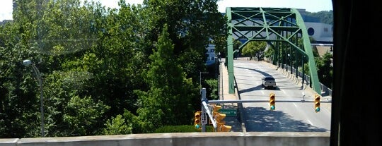 Patrick Street Bridge is one of Lugares favoritos de Mark.