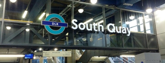 South Quay DLR Station is one of Orte, die Kenneth gefallen.