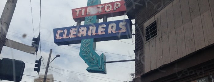 Tip Top Dry Cleaners is one of Locais curtidos por Christian.