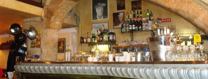 Bar de la Marine is one of Mes bons plans marseillais :) #aioli.