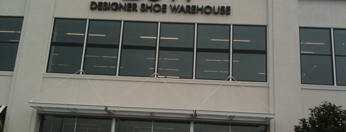 DSW Designer Shoe Warehouse is one of Lieux qui ont plu à Vihang.