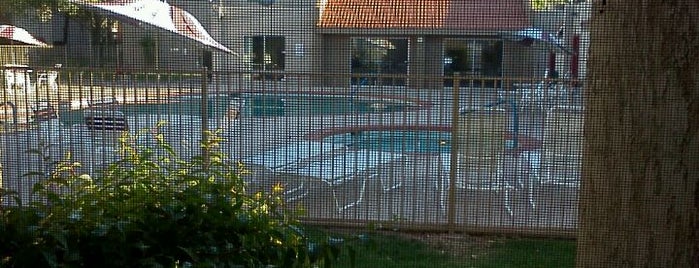 Spengler Manor Pool is one of Tempat yang Disukai Chelsea.