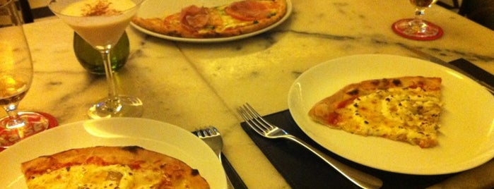 68 La Pizzeria is one of Top 10 Pizzarias BH.