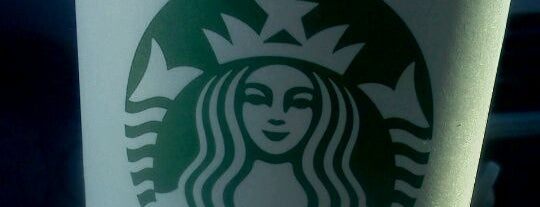 Starbucks is one of Locais salvos de Helly.