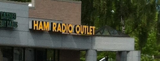 Ham Radio Outlet is one of Lieux qui ont plu à Wade.
