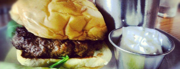 Burger Up is one of Tempat yang Disukai ᴡ.