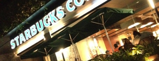 Starbucks is one of Tempat yang Disukai Anis.