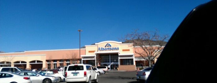 Albertsons Market is one of Davidさんのお気に入りスポット.