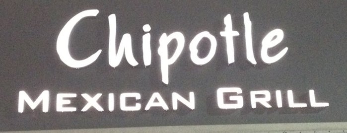 Chipotle Mexican Grill is one of Tempat yang Disukai Marni.