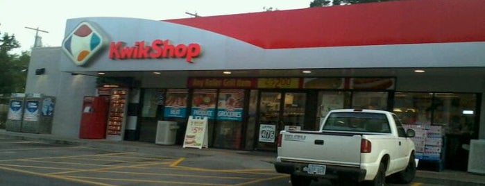 Kwik Shop is one of Lugares favoritos de Josh.