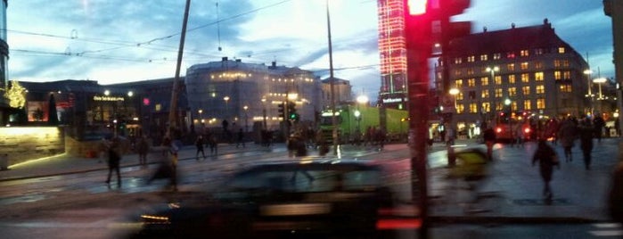 Jernbanetorget (trikk) is one of Public Places.