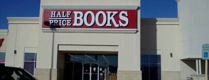 Half Price Books is one of Locais curtidos por Tariq.