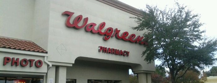 Walgreens is one of Josh 님이 좋아한 장소.