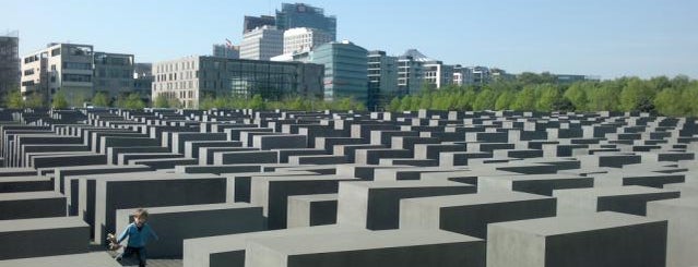 虐殺されたヨーロッパのユダヤ人のための記念碑 is one of Nazi architecture and World War II in Berlin.