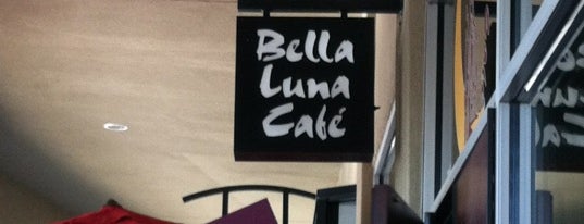 Bella Luna Cafe is one of Locais curtidos por Becky.