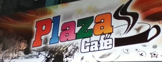 Plaza Café is one of Lugares favoritos de Flor.