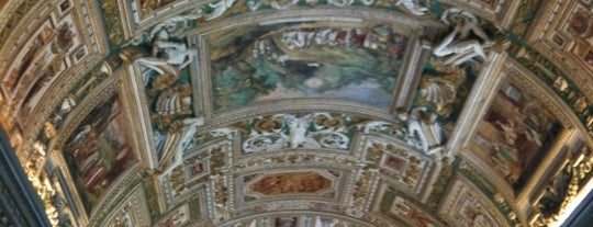 Vatican Museums is one of 61 cosas que no puedes perderte en Roma.