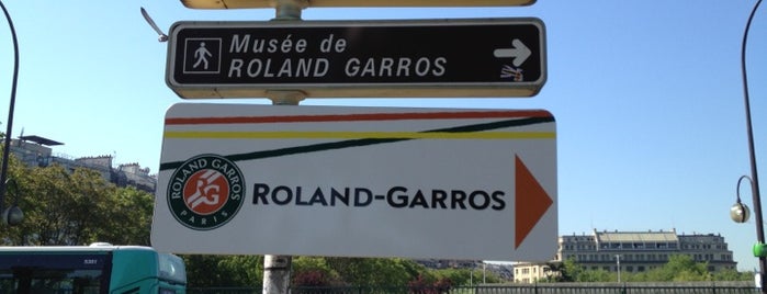 Roland Garros Check n Play is one of 09:00 AM on May 29, 2013  |  Orange France Badge.