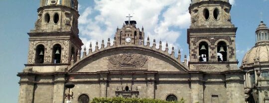Plaza Guadalajara is one of Touring GDL.