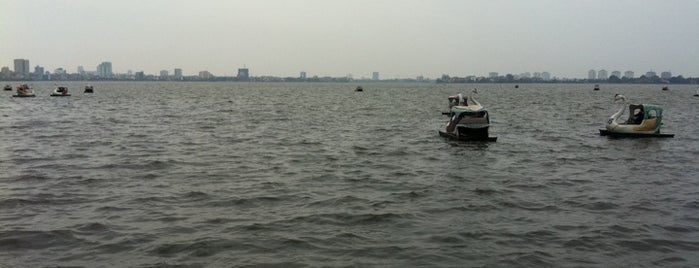 Hồ Tây (West Lake) is one of Hn trong tôi.