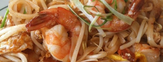 King & I Thai Cuisine is one of Lugares favoritos de Ann.