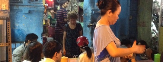Chè Châu Giang is one of Chinatown in Saigon.