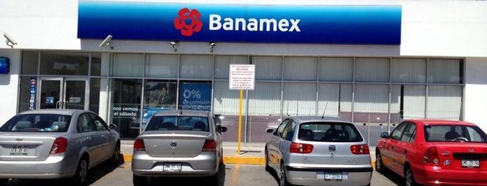 Banamex is one of Locais curtidos por Ernesto.