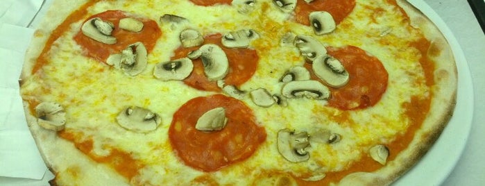 Qui Pizza Monumental is one of Lissabon resto.