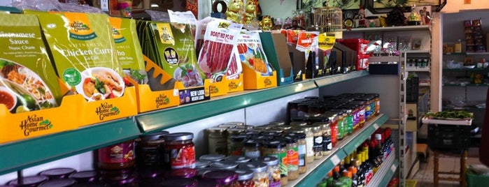 Hoa Mai Asia-Supermarkt is one of Orte, die Dhyani gefallen.