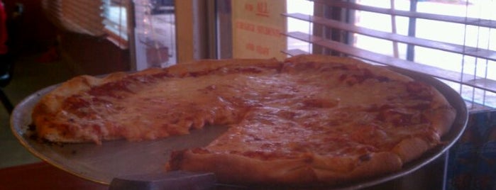 Dellaventura's Pizzeria is one of Must-visit Pizza Places in Broward.
