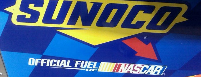 APlus at Sunoco is one of Lugares favoritos de O. WENDELL.