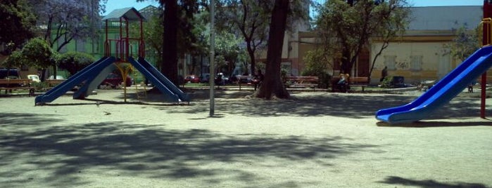 Plaza Manuel Rodríguez is one of lugares favoritos.