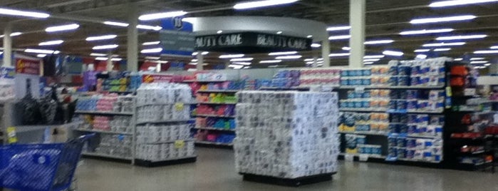 Michi Supermarket is one of Lugares favoritos de Floydie.