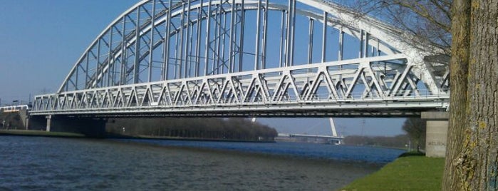 Spoorbrug Amsterdam-Rijnkanaal Weesp is one of Bridges in the Netherlands.