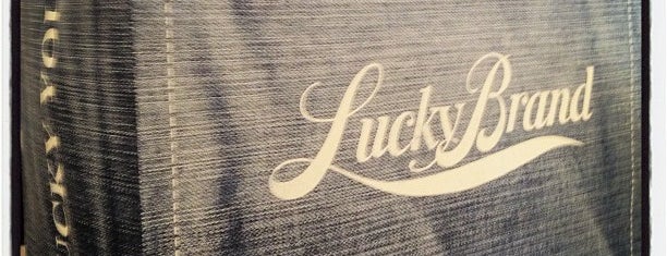Lucky Brand is one of Danaさんのお気に入りスポット.