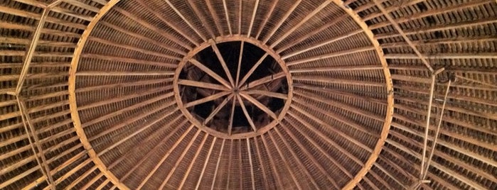 The Round Barn Theatre is one of Tempat yang Disukai Cathy.