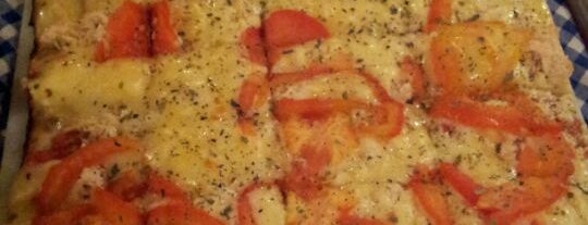 Pizzas Trotamundus is one of Larissaさんのお気に入りスポット.