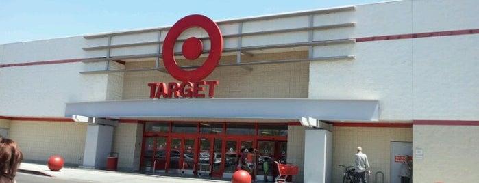 Target is one of Tempat yang Disukai Vick.