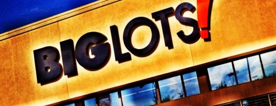 Big Lots is one of Locais curtidos por Chester.