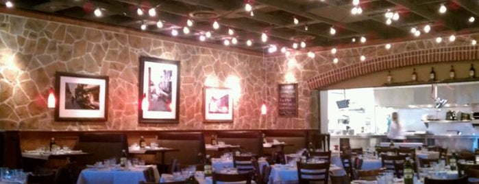 Romano's Macaroni Grill is one of Mayfaire Food & Dining.