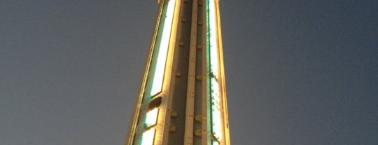 Torre Caida Libre (Tivoli World) is one of Felixさんのお気に入りスポット.