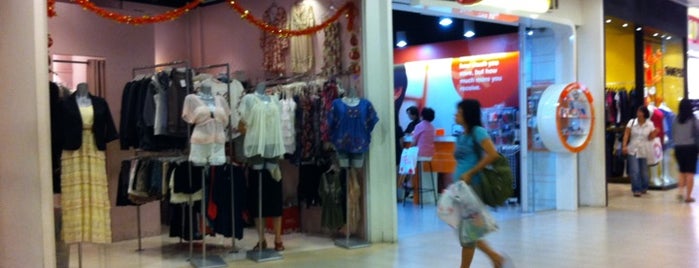 AMK Hub is one of Shopping Places.